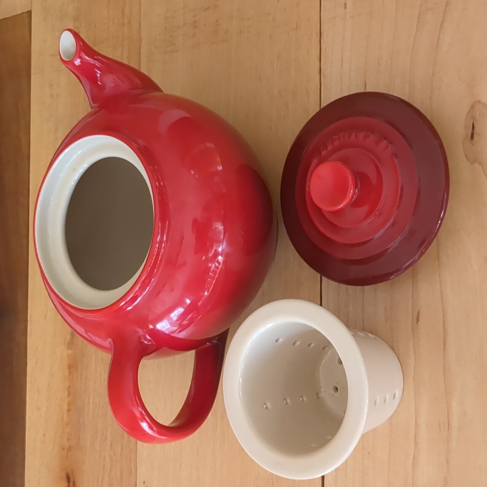 Le Creuset Teapot with Infuser 22 oz